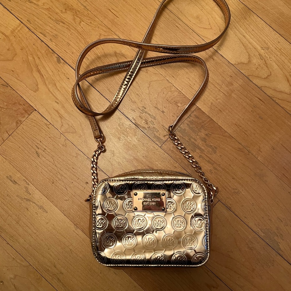 MICHAEL KORS rose gold metallic crossbody